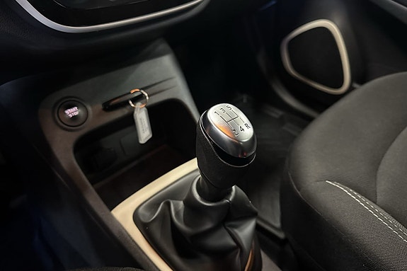 Renault Captur 15 of 19