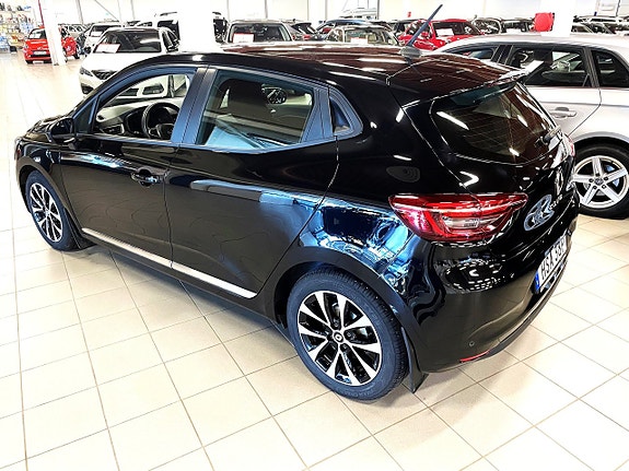 Renault Clio 2 of 9