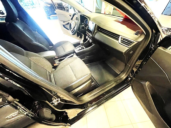 Renault Clio 7 of 9