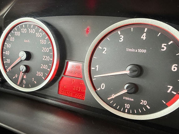 BMW 525 22 of 24