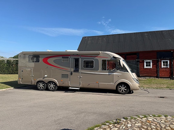 Bürstner Aviano 840 höga långbäddar, Ac bodel, Kamkedja