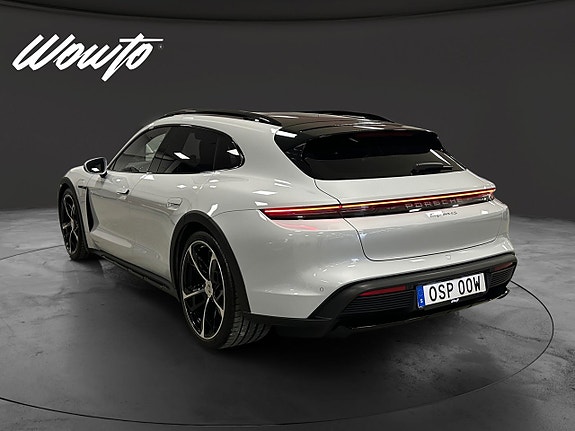 Porsche Taycan Cross Turismo 5 of 17