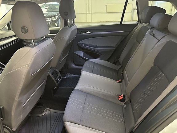 Volkswagen Golf Alltrack 10 of 19