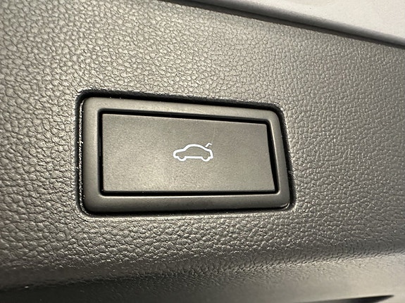 Volkswagen Golf Alltrack 13 of 19