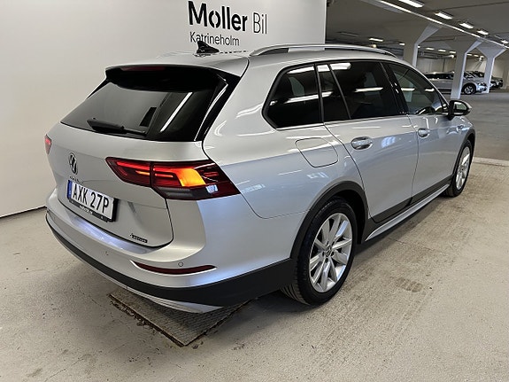 Volkswagen Golf Alltrack 3 of 19