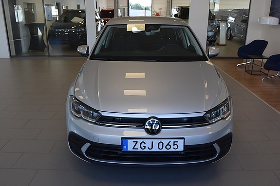 Volkswagen Polo 2 of 13