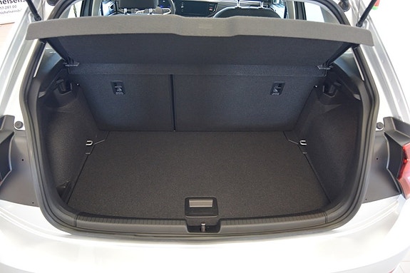 Volkswagen Polo 13 of 13
