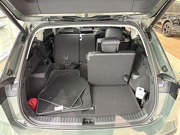 Volkswagen Tayron 12 of 12