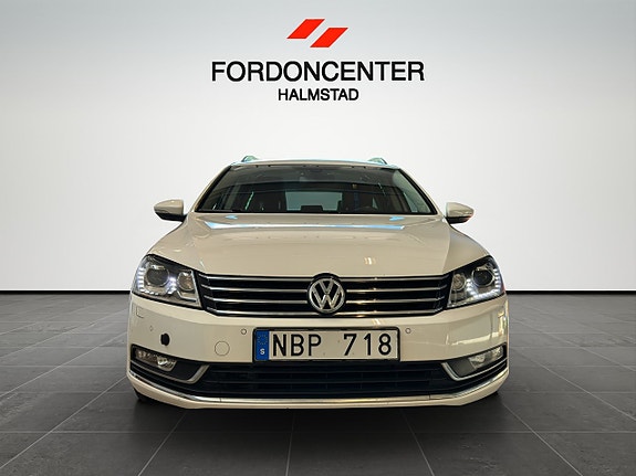 Volkswagen Passat 2 of 25