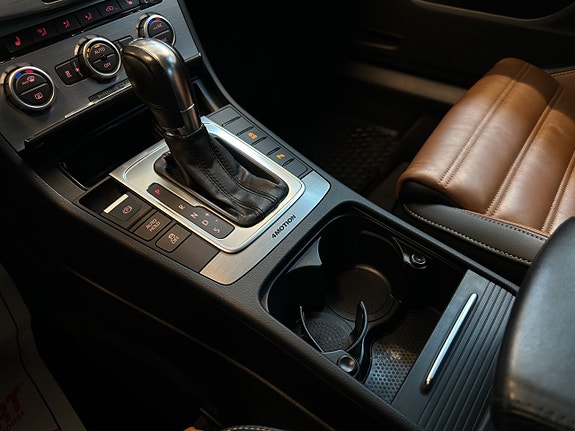 Volkswagen Passat 21 of 25