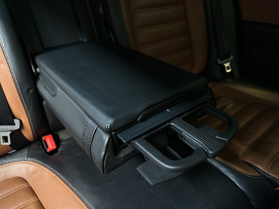 Volkswagen Passat 24 of 25