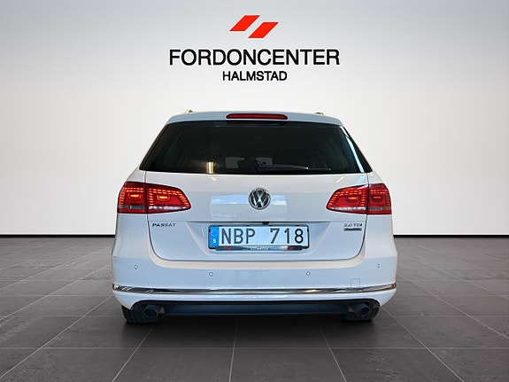 Volkswagen Passat 6 of 25
