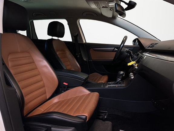 Volkswagen Passat 11 of 25