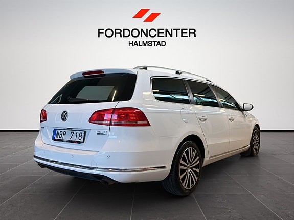 Volkswagen Passat 5 of 25