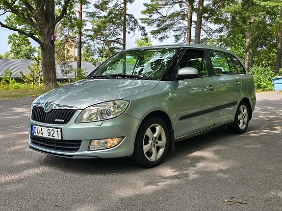 Skoda Fabia 2 of 5