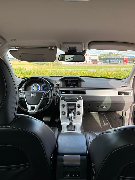 Volvo V70 5 of 14