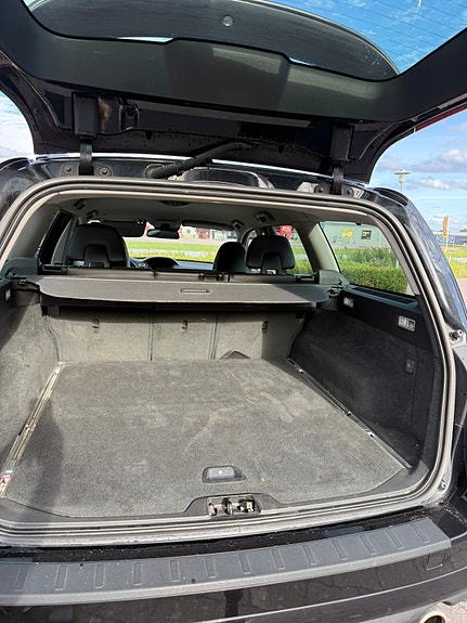 Volvo V70 9 of 14
