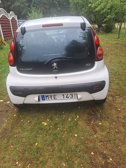 Peugeot 107 2 of 5