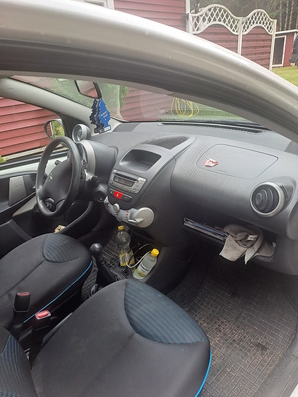 Peugeot 107 3 of 5