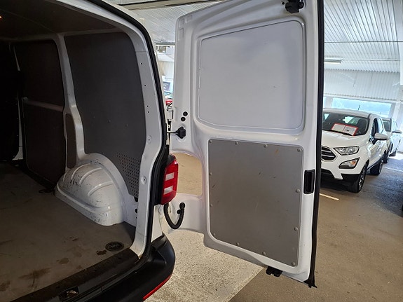 Volkswagen Transporter 9 of 15
