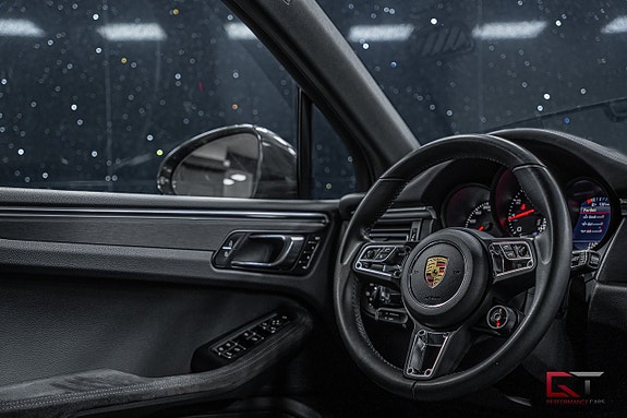 Porsche Macan GTS 17 of 18
