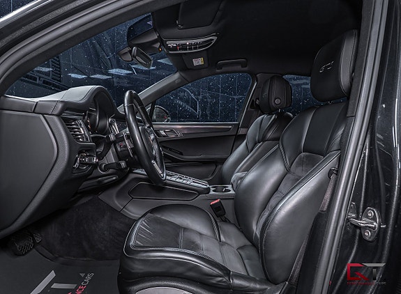 Porsche Macan GTS 12 of 18