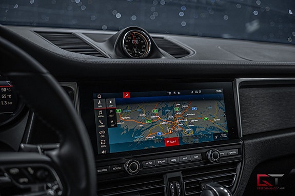 Porsche Macan GTS 10 of 18