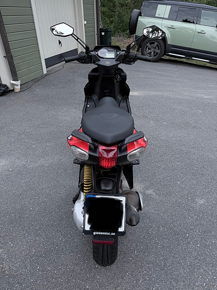 Aprilia SR 50 R 4 of 5