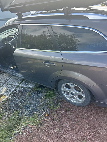 Ford Mondeo 3 of 4