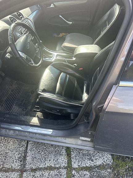 Ford Mondeo 2 of 4