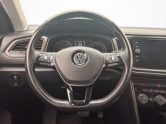 Volkswagen T-Roc 11 of 28