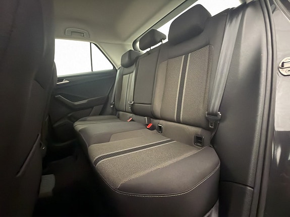 Volkswagen T-Roc 21 of 28
