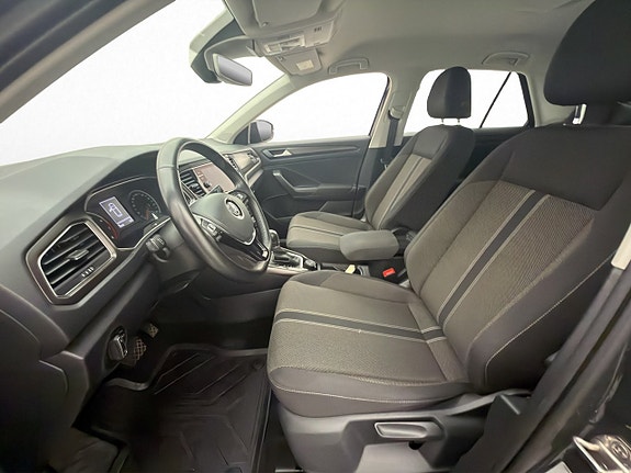 Volkswagen T-Roc 10 of 28