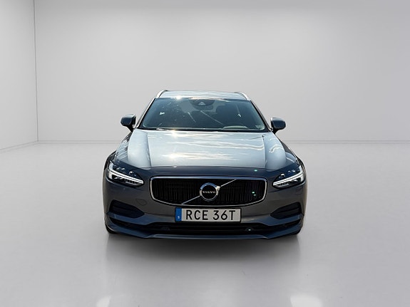 Volvo V90 2 of 15