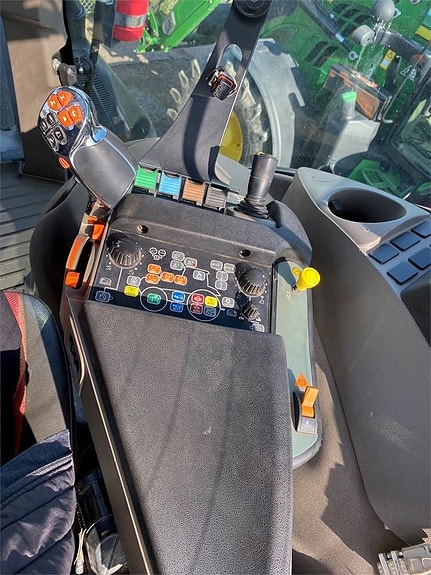 Case IH OPTUM 300 CVX TRAKTOR 5 of 6