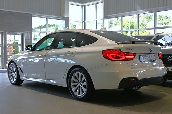 BMW 320d 3 of 26