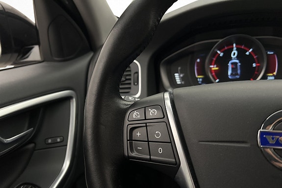 Volvo V60 Cross Country 10 of 24