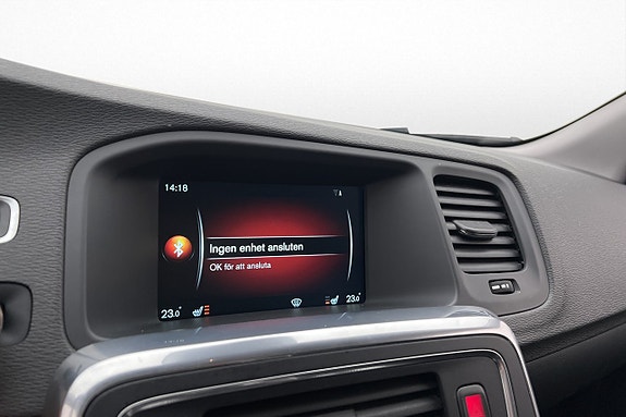Volvo V60 Cross Country 18 of 24
