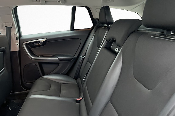 Volvo V60 Cross Country 12 of 24