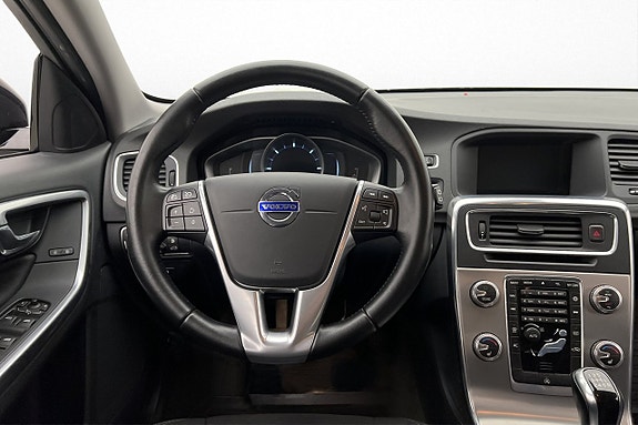 Volvo V60 Cross Country 13 of 24