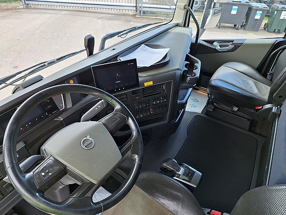 Volvo Vehicle Rigid 6x2-2 box full side opening 16 of 20