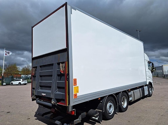 Volvo Vehicle Rigid 6x2-2 box full side opening 6 of 20