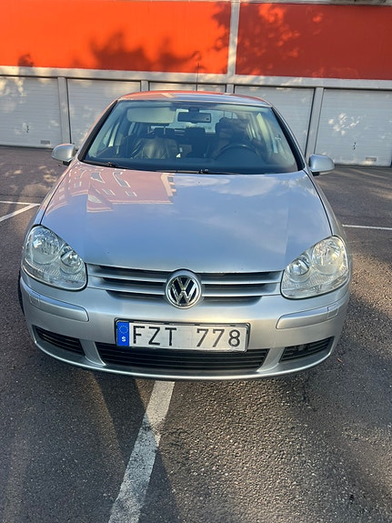 Volkswagen Golf V 6 of 8