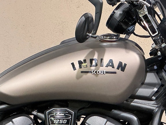 Indian SCOUT ROGUE 1250 2 of 7