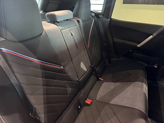 BMW iX 17 of 21