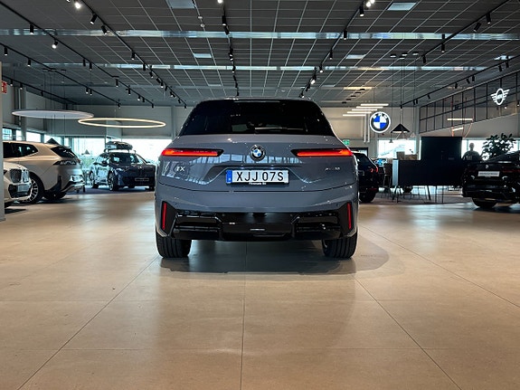 BMW iX 5 of 21