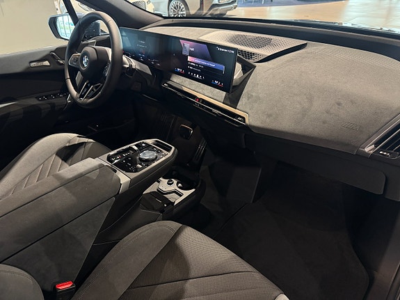 BMW iX 15 of 21