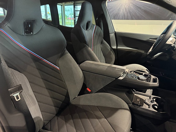 BMW iX 16 of 21
