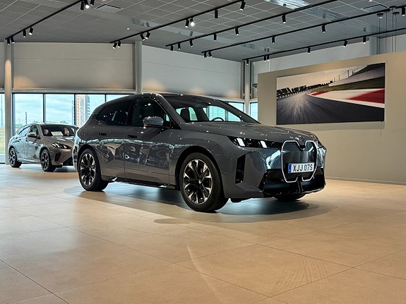 BMW iX 3 of 21