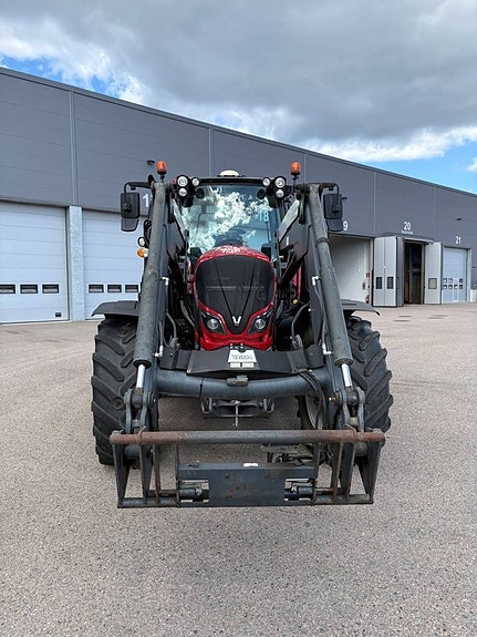 Valtra N154 Versu / Frontlyft / 4077 timmar 3 of 11